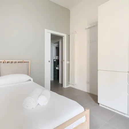 Guesthost - Corso Vercelli Cosy And Bright Apartamento